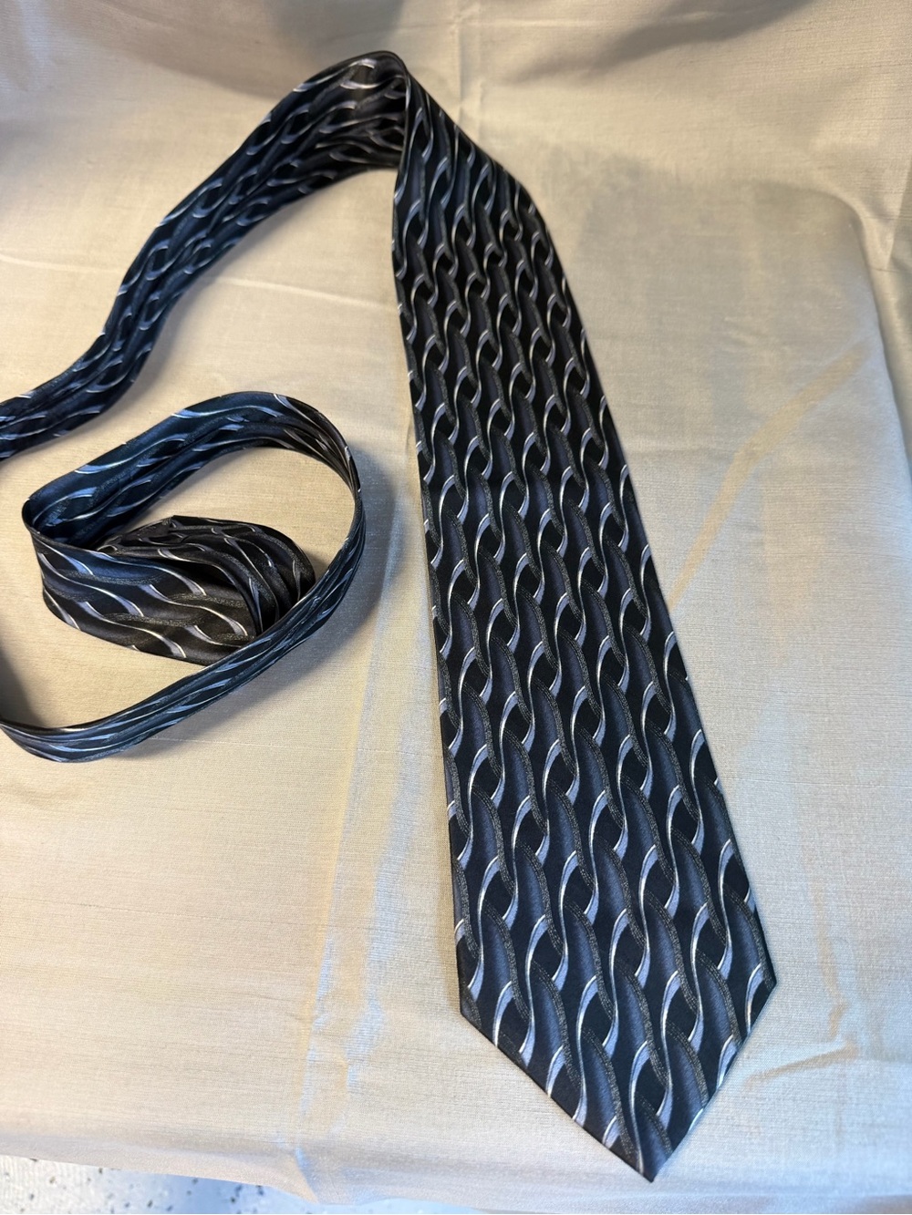 100% Silk Classic Black and Blueish & Silver Wave Pattern Men's Tie